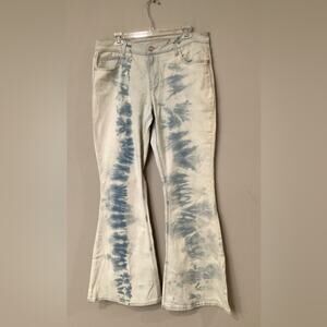 Women’s Hydraulic Nolita Mid-Rise Flare Tie Dye Jeans in Size 12. Preloved.
